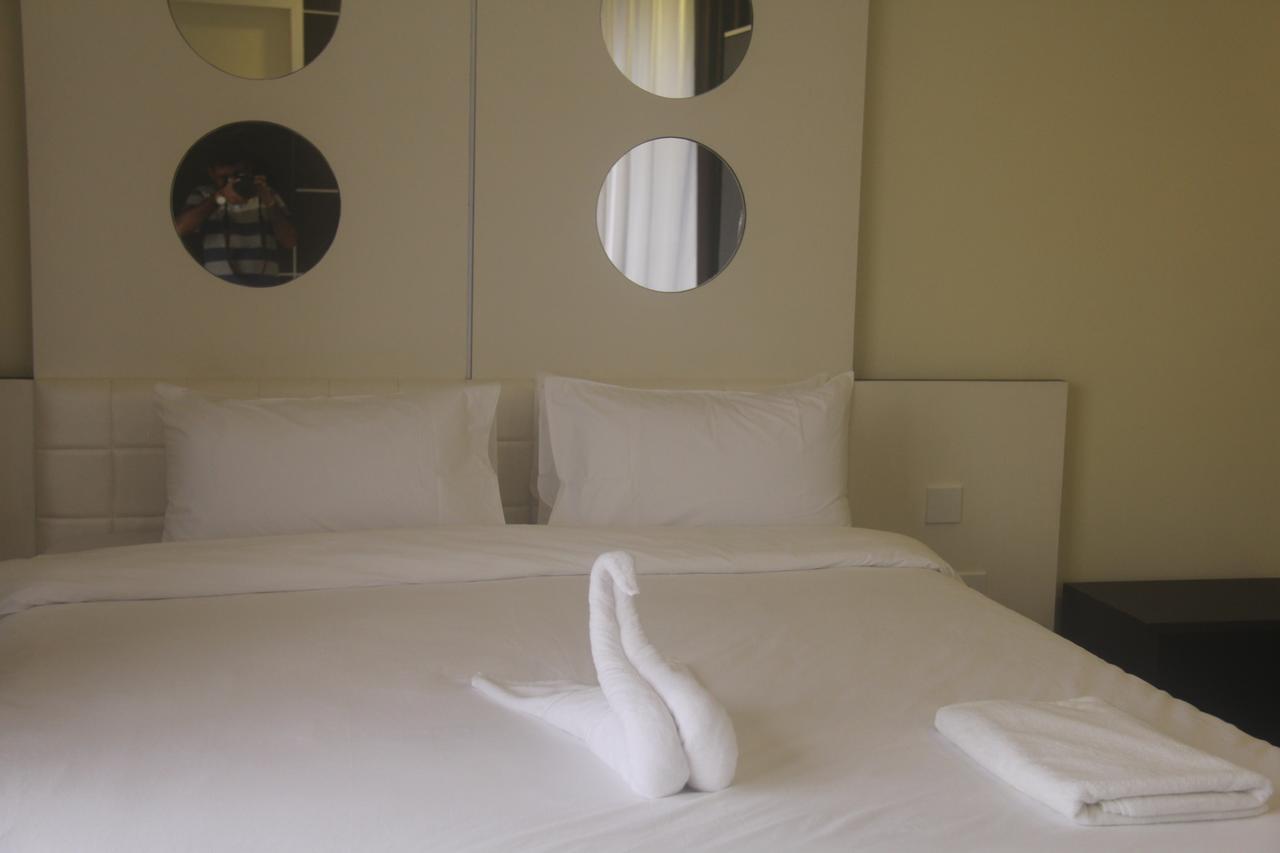 Hotel Ambalika Дигха Екстериор снимка